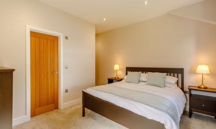2 Bed in Brampton 9