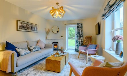 4 Bed in Brecon 2