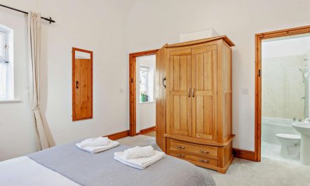 2 Bed in Malmesbury 5