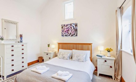 2 Bed in Malmesbury 3
