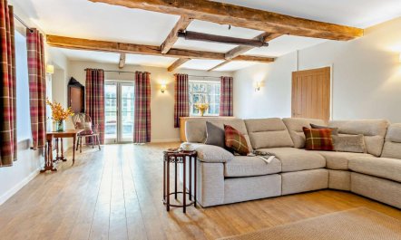3 Bed in Brecon 1