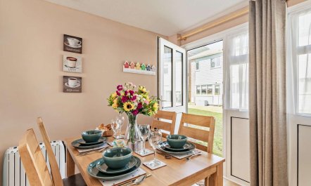 2 Bed in Pembroke 7
