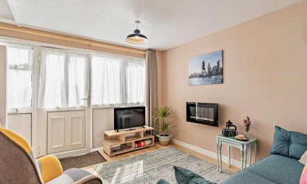 2 Bed in Pembroke 4
