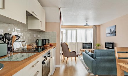 2 Bed in Pembroke 5
