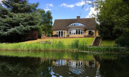 4 Bed in Peterborough