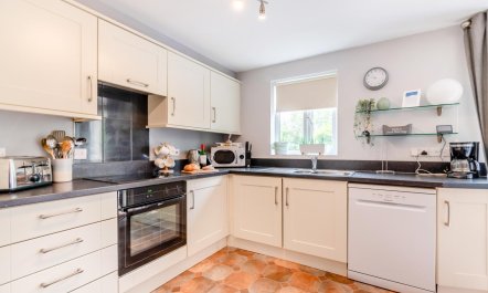 3 Bed in Tenby 3