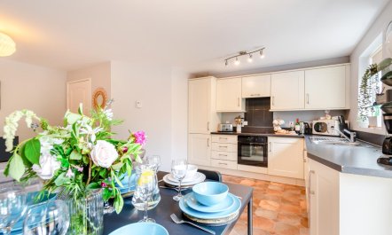 3 Bed in Tenby 8