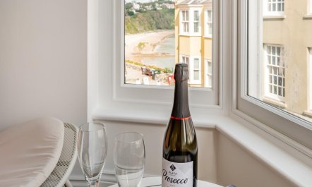 3 Bed in Tenby 1