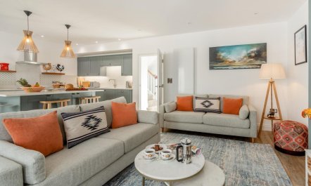 3 Bed in Tenby 2