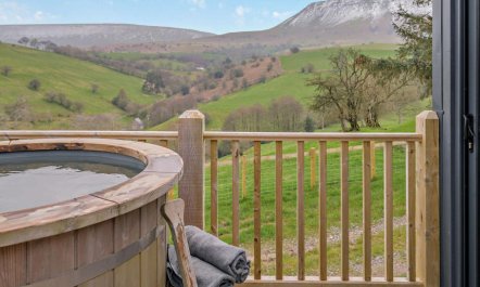 3 Bed in Brecon 1