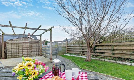 4 Bed in Cardigan 1