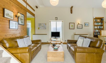 1 Bed in Upton 6