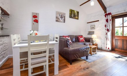 3 Bed in Haverfordwest 2