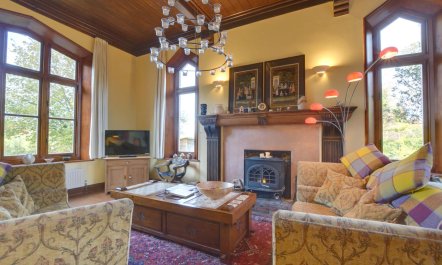 4 Bed in Netherfield 1