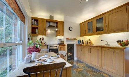 4 Bed in Netherfield 4