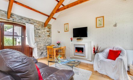2 Bed in Haverfordwest 1