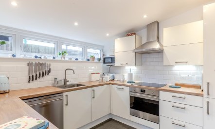 5 Bed in Perranporth 4
