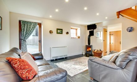3 Bed in Begelly 1