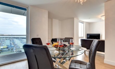 2 Bed in Brighton Marina Village 3