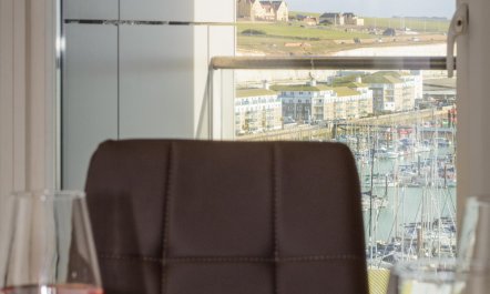 2 Bed in Brighton Marina Village 9