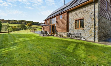 4 Bed in Builth Wells
