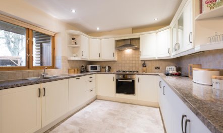 5 Bed in Brecon 2