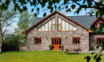 5 Bed in Brecon