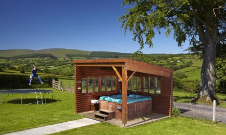 5 Bed in Brecon 1