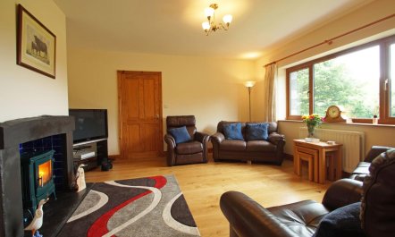 3 Bed in Aberdyfi 2