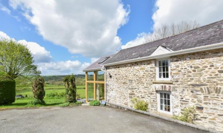 3 Bed in Ffarmers 1