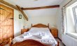 3 Bed in Ffarmers 6