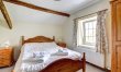 3 Bed in Ffarmers 8