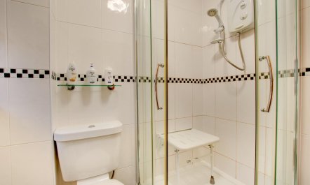 2 Bed in Aberystwyth 9