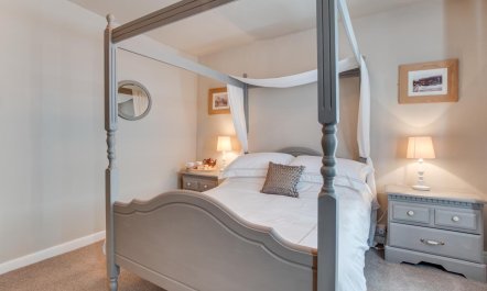 3 Bed in Whitby 4
