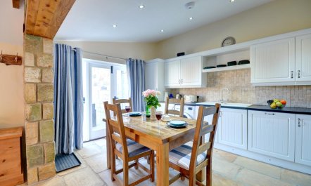 1 Bed in Staithes 6