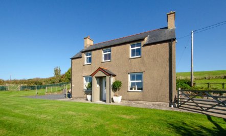 4 Bed in Pwllheli 0