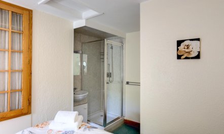 2 Bed in Thwaite 9