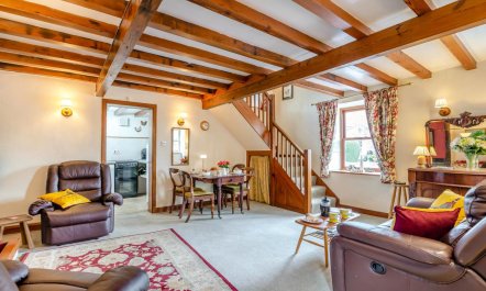 2 Bed in Thwaite 1