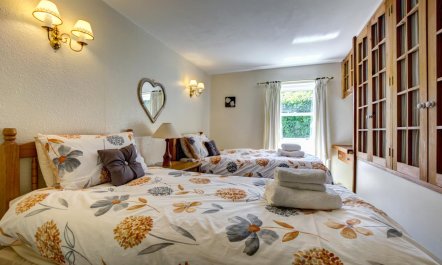 2 Bed in Thwaite 8