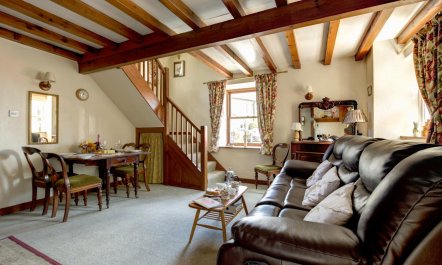 2 Bed in Thwaite 4