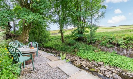 2 Bed in Thwaite
