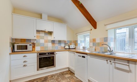 3 Bed in Newham 9