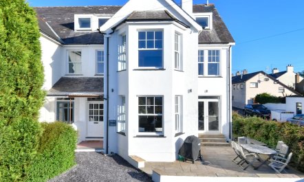 7 Bed in Abersoch
