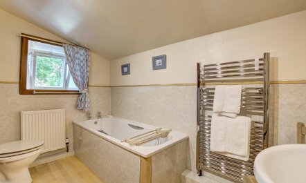 2 Bed in Thwaite 6