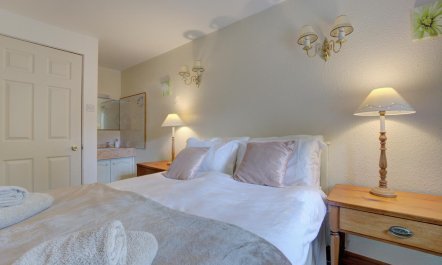 2 Bed in Thwaite 3