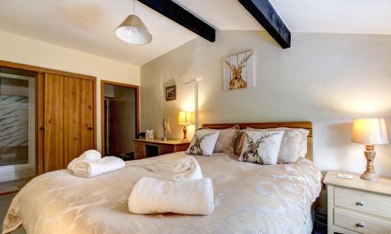 3 Bed in Thwaite 6