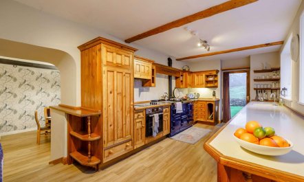 5 Bed in Staveley 8