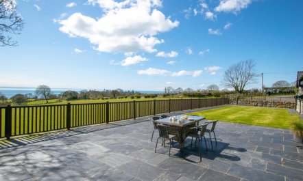 3 Bed in Criccieth 2