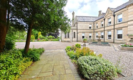 9 Bed in Matlock 2