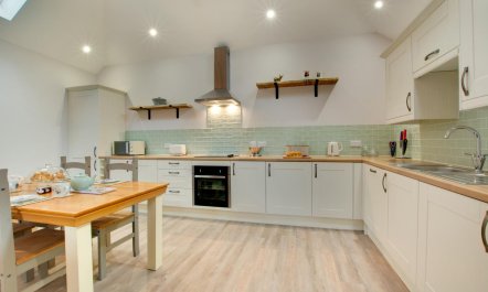 2 Bed in Surlingham 4